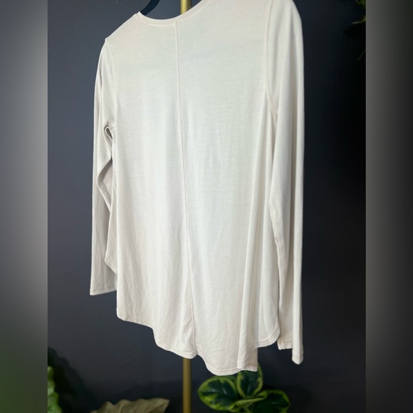 Lululemon - Picture 9 of 15